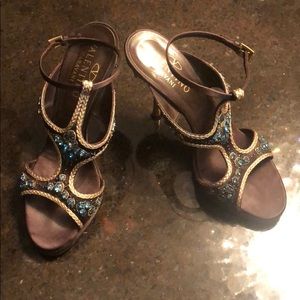 Gorgeous Valentino stilettos 👠😍💙